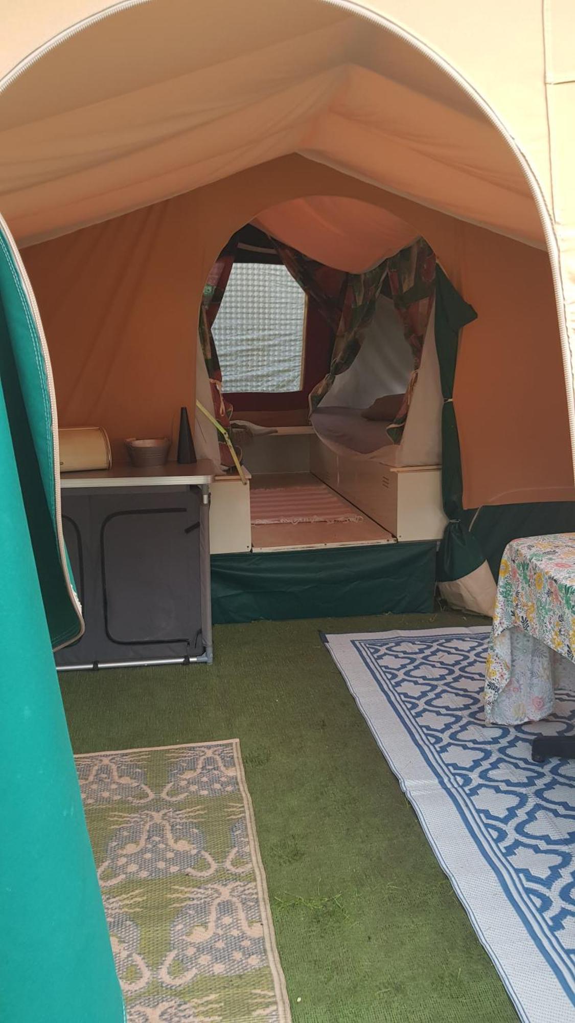 Basic Ingerichte Vouwwagen Op Camping Westenenk, Wijster Eksteriør billede