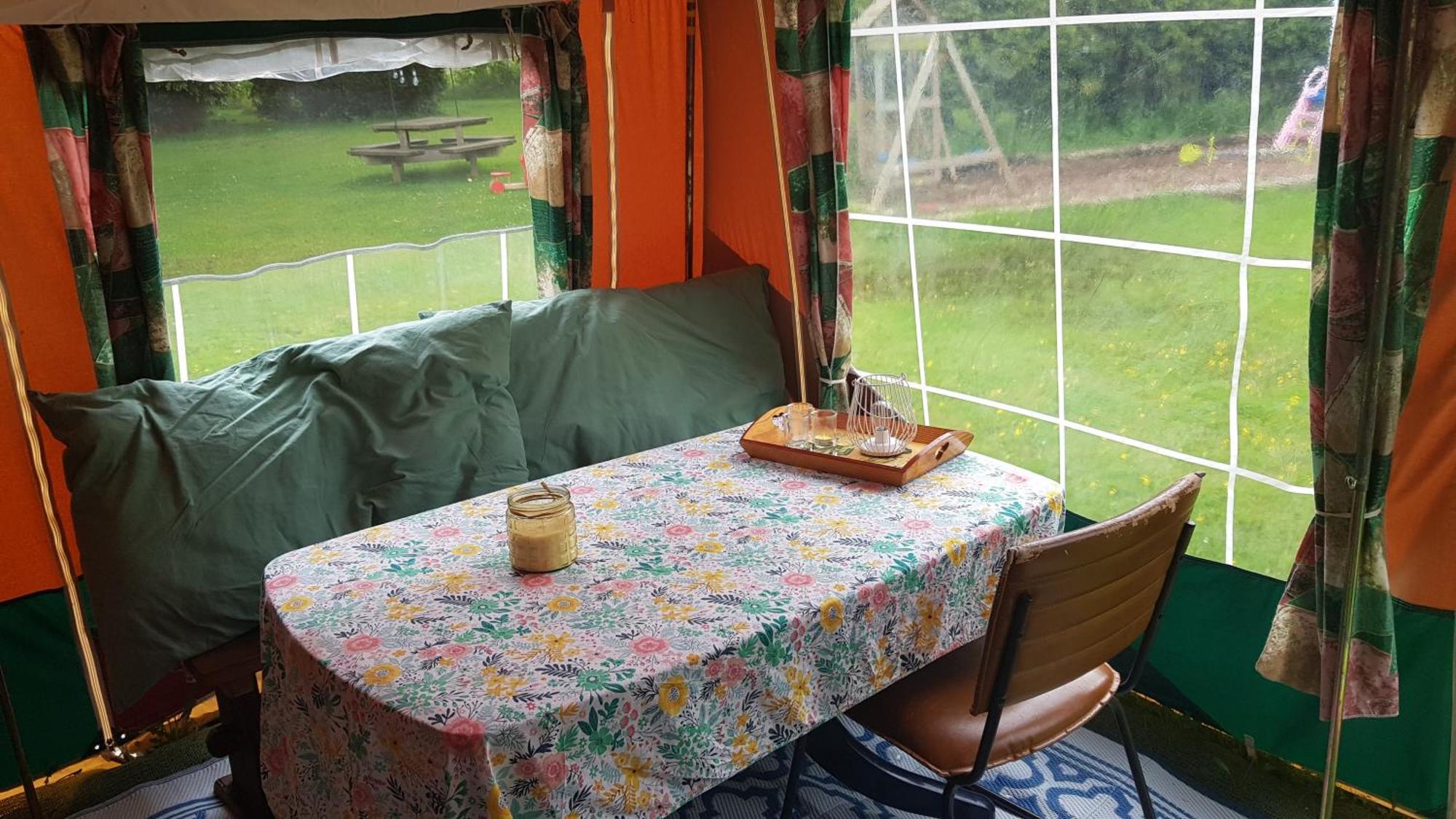 Basic Ingerichte Vouwwagen Op Camping Westenenk, Wijster Eksteriør billede